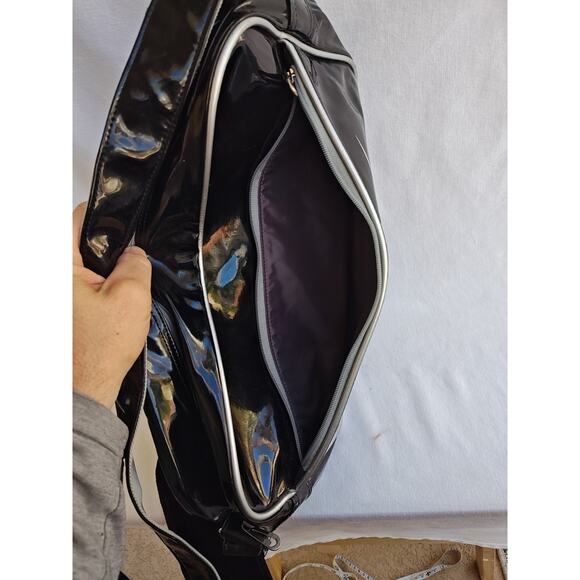 Vintage Nike Patent Leather‎ Look Black Silver Messenger Gym Soccer Shoulder Bag - Picture 12 of 16